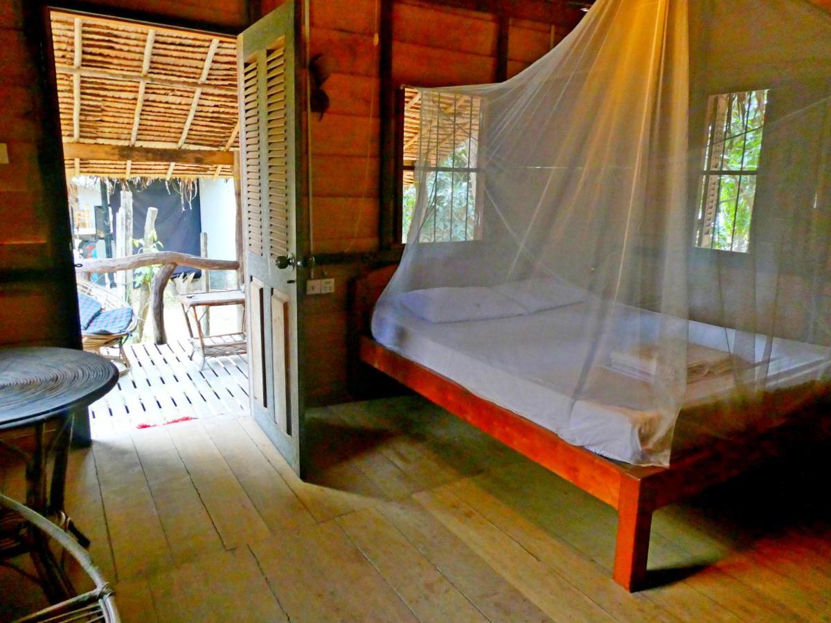 The Plantation Vandrarhem Kampot Exteriör bild